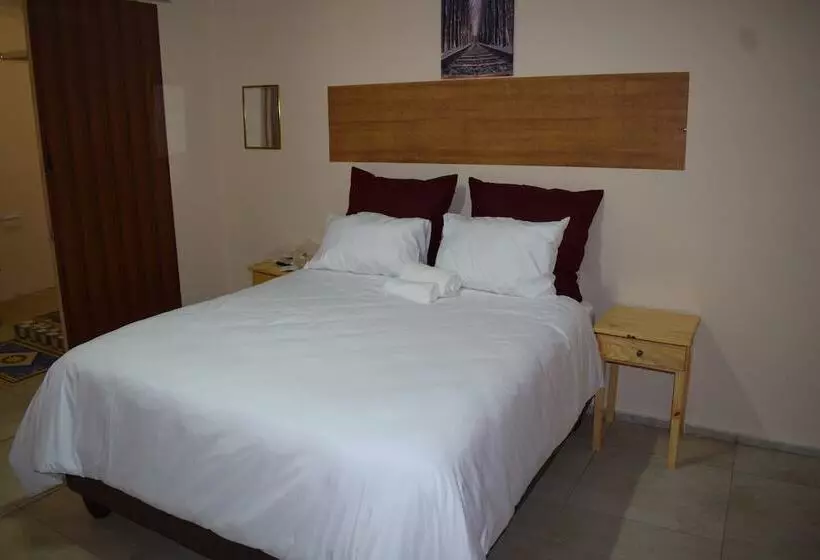 Majatalo Lindo Guest House