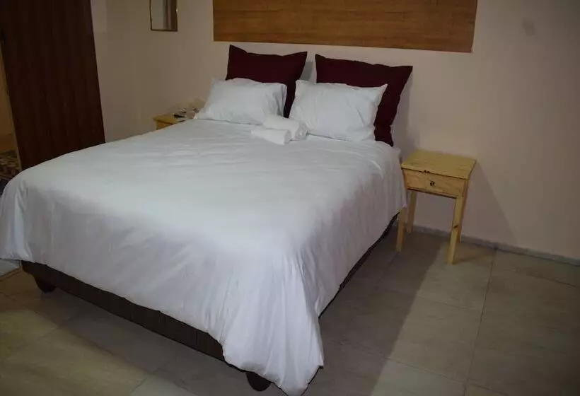 Majatalo Lindo Guest House