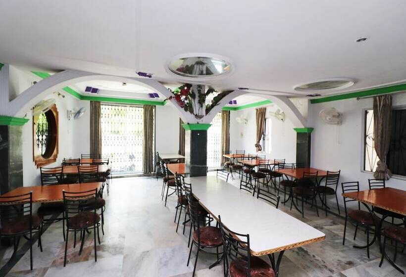 Spot On 43882 Hotel Jeevak International