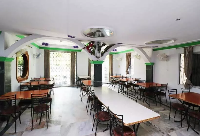 Spot On 43882 Hotel Jeevak International