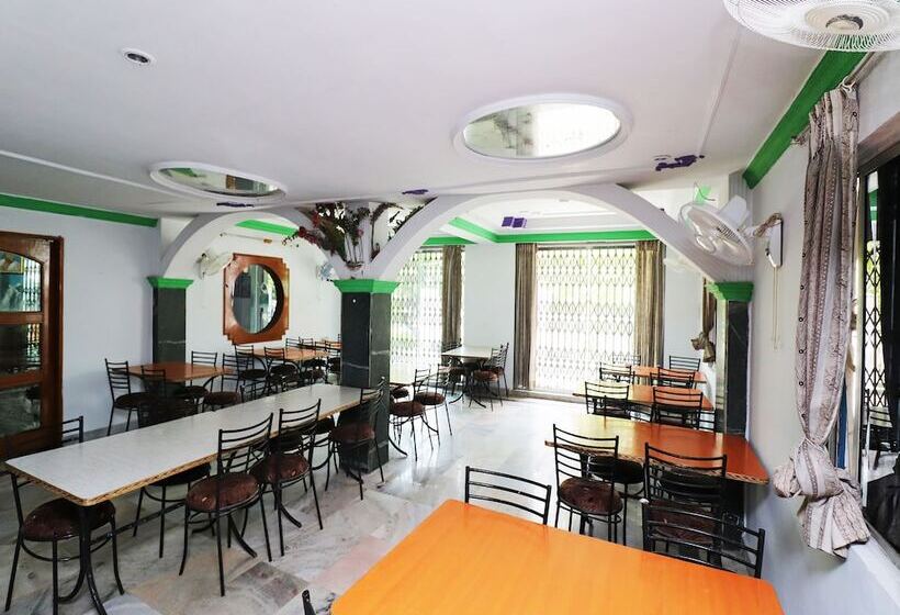 Spot On 43882 Hotel Jeevak International