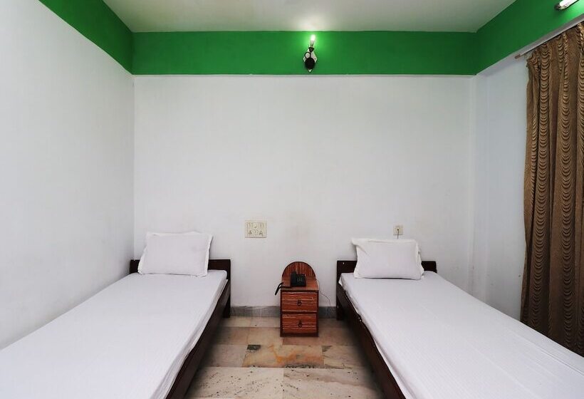 Spot On 43882 Hotel Jeevak International