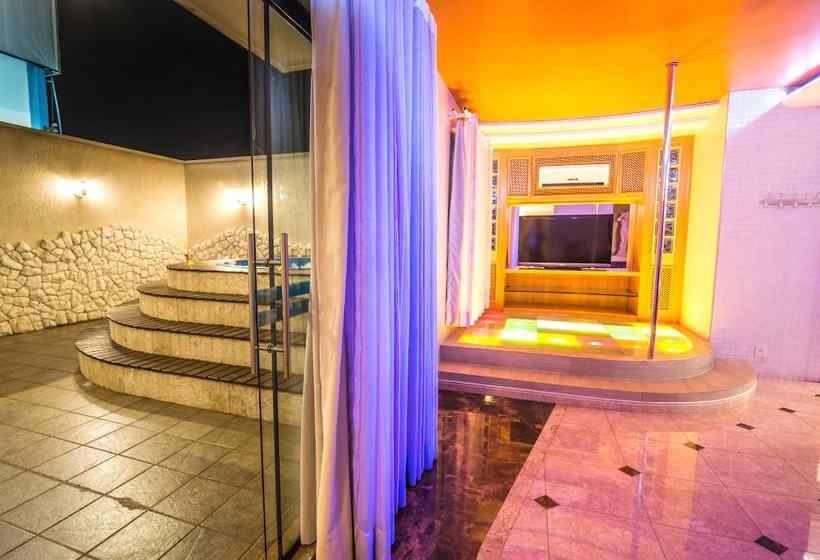 A2 Motel  Adults Only