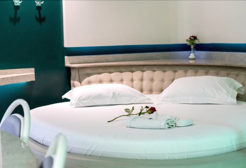 A2 Motel  Adults Only