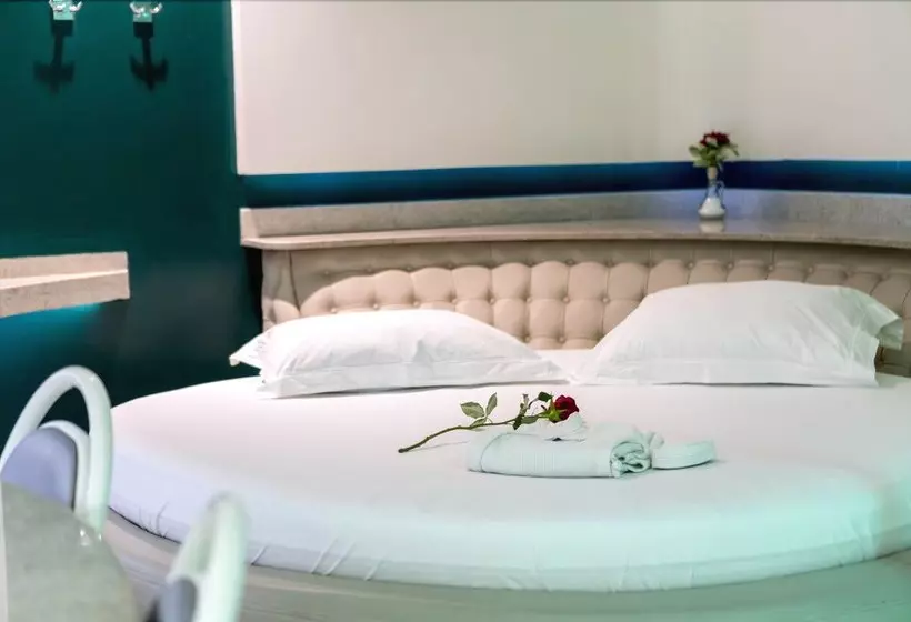A2 Motel  Adults Only