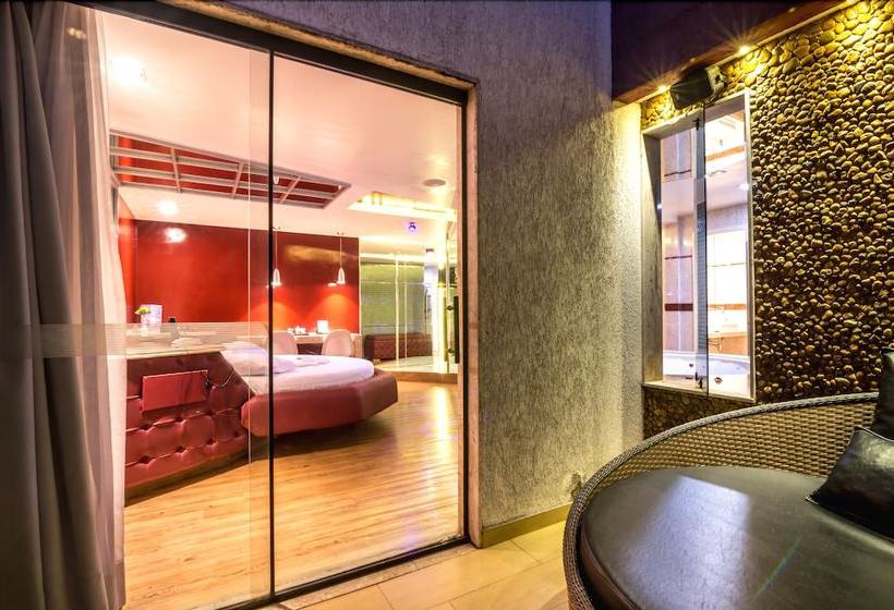 A2 Motel  Adults Only