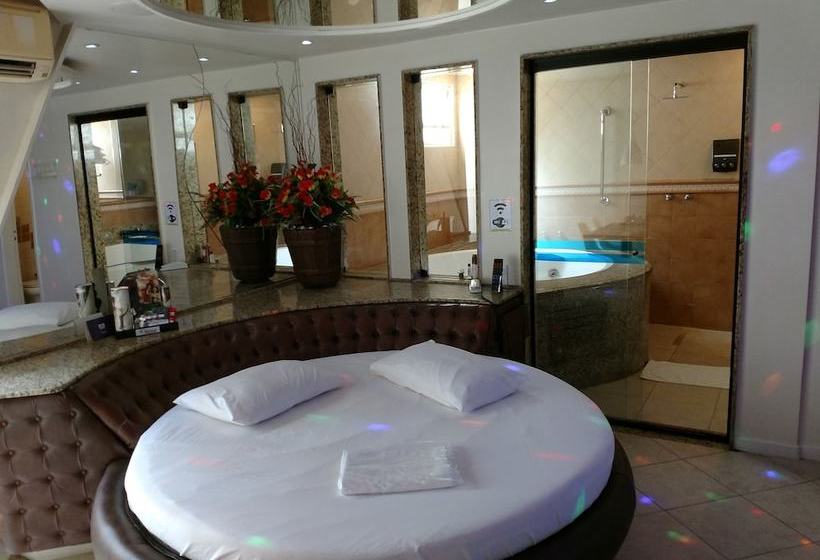 A2 Motel  Adults Only