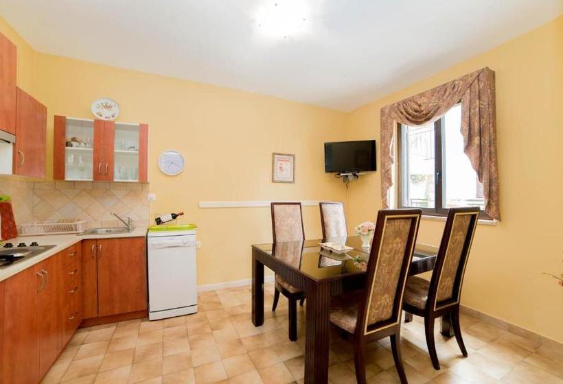 Apartments Marina 1055