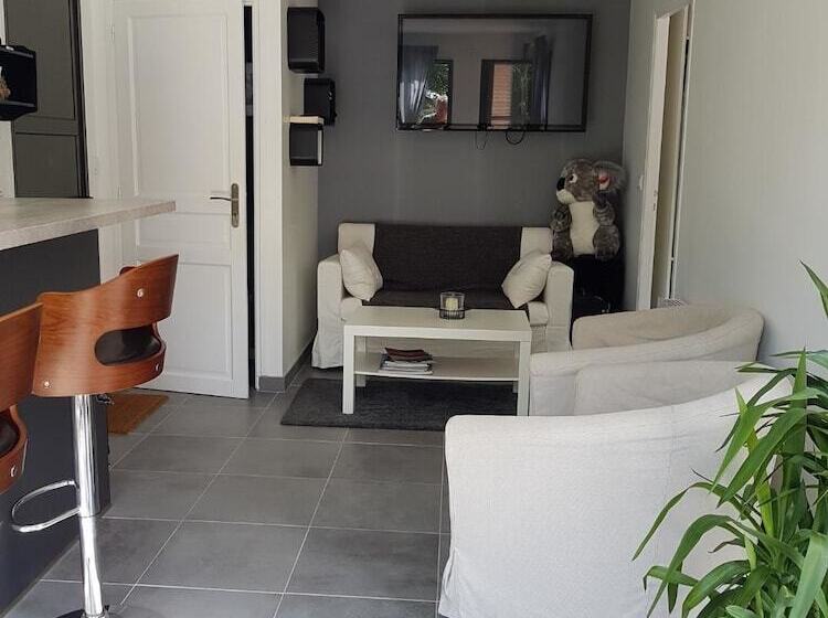 تختخواب و صبحانه La Griotte Chambre D Hotes