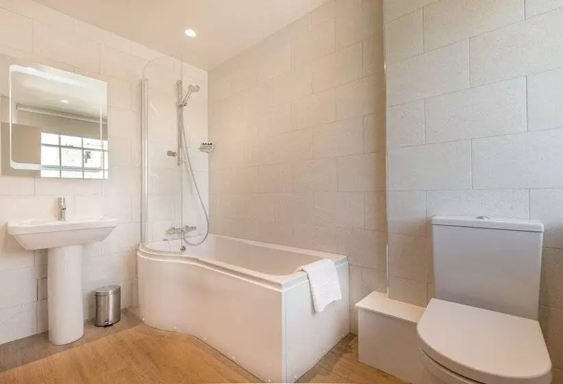 Aamiaismajoitus (B&B) The George