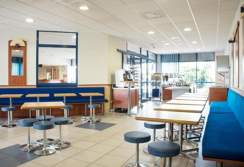 בית מלון כפרי Ibis Budget Szczecin