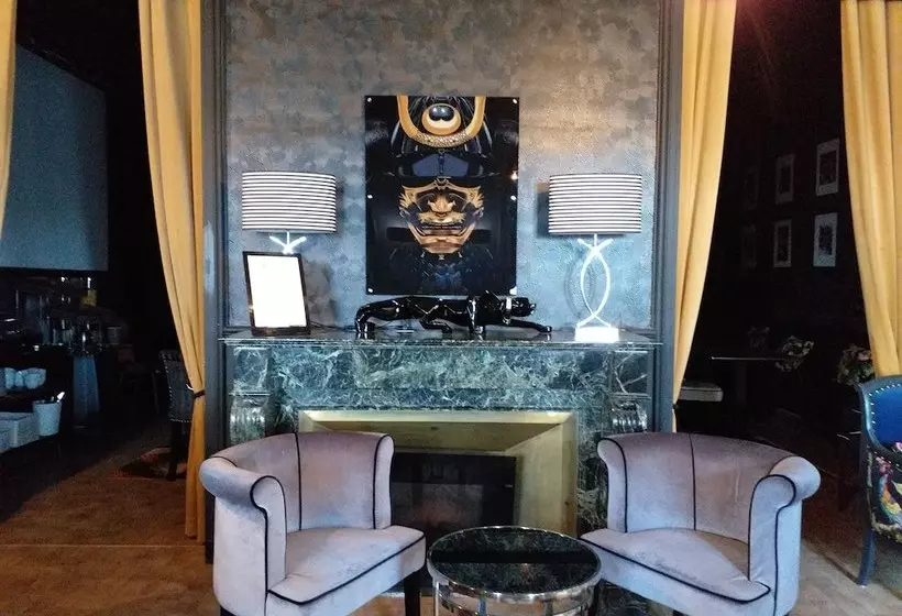 هتل Mas De Couran