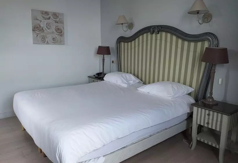 هتل Mas De Couran