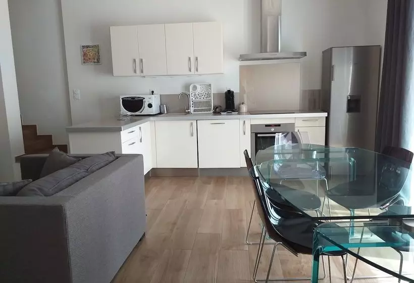 هتل Mas De Couran