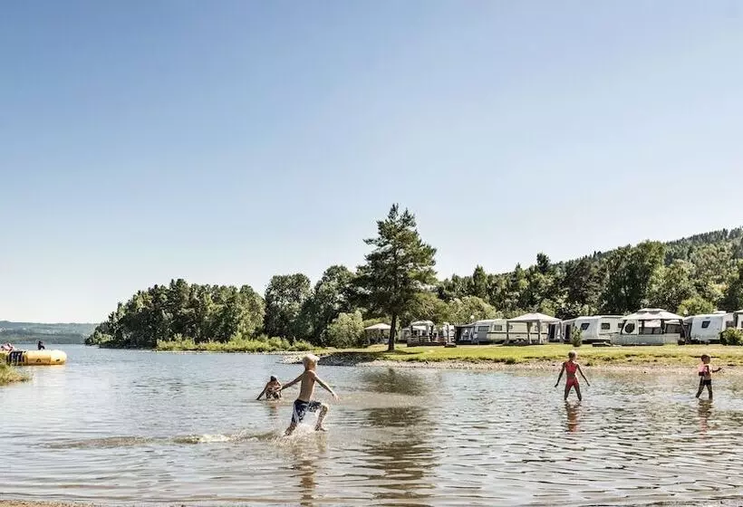 ホテル Sveastranda Camping