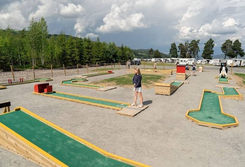 فندق Sveastranda Camping