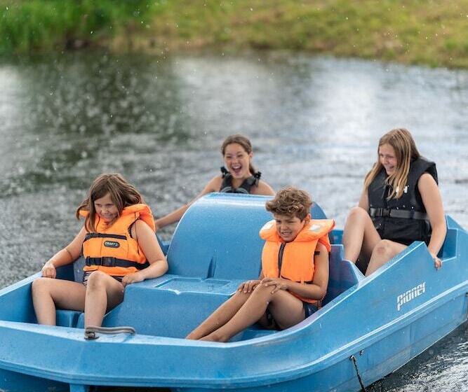 فندق Sveastranda Camping