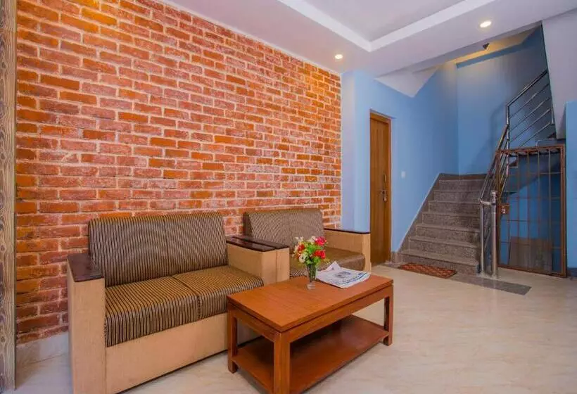 Oyo 273 Hotel Rara Palace