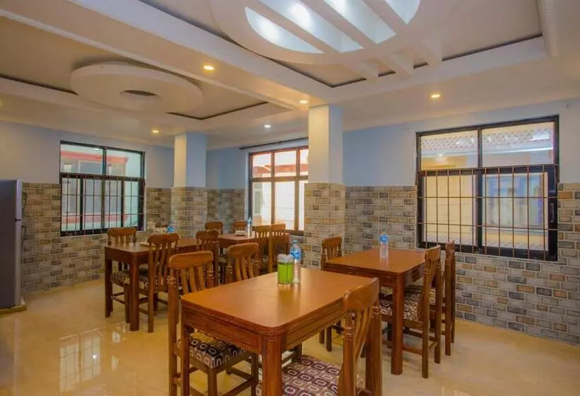 Oyo 273 Hotel Rara Palace