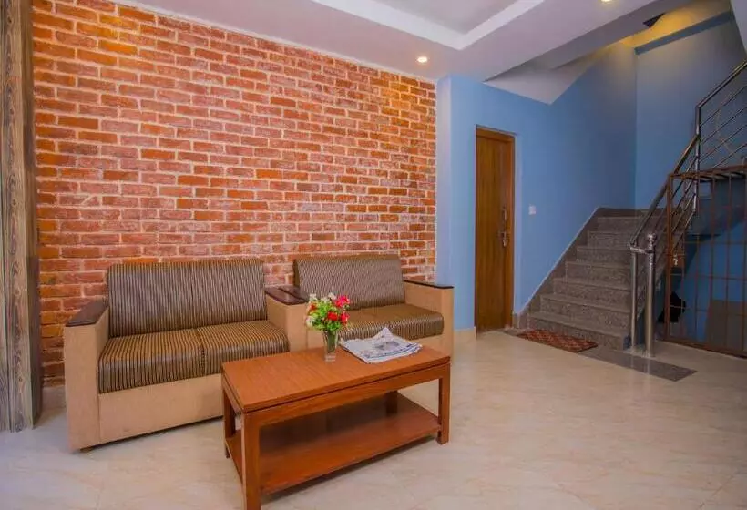 Oyo 273 Hotel Rara Palace