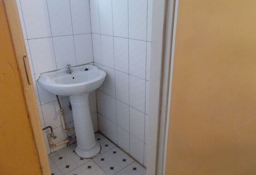 پانسیون Shantumbu Lodge