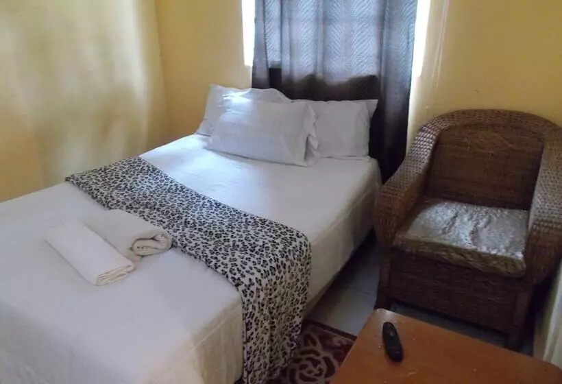 پانسیون Shantumbu Lodge