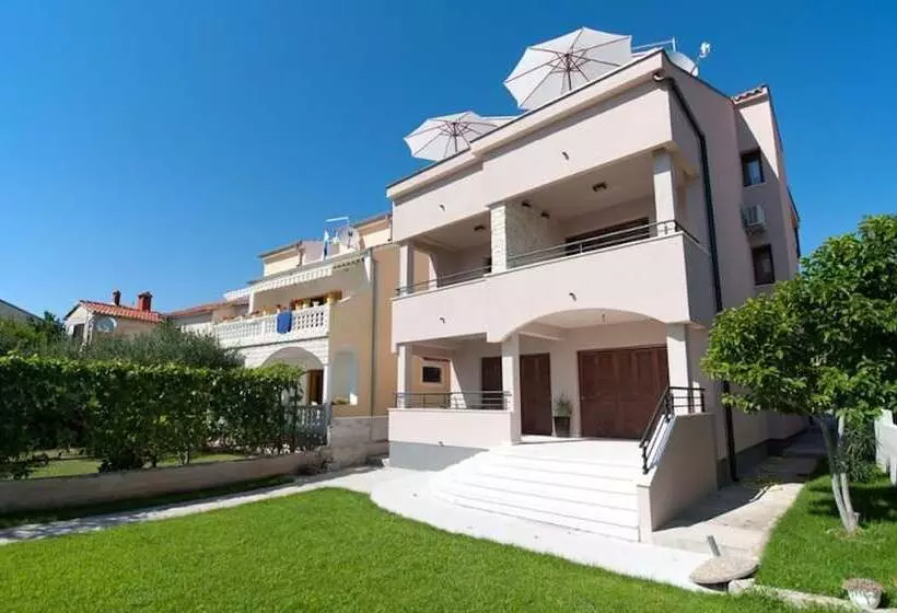 Bonamare Apartments