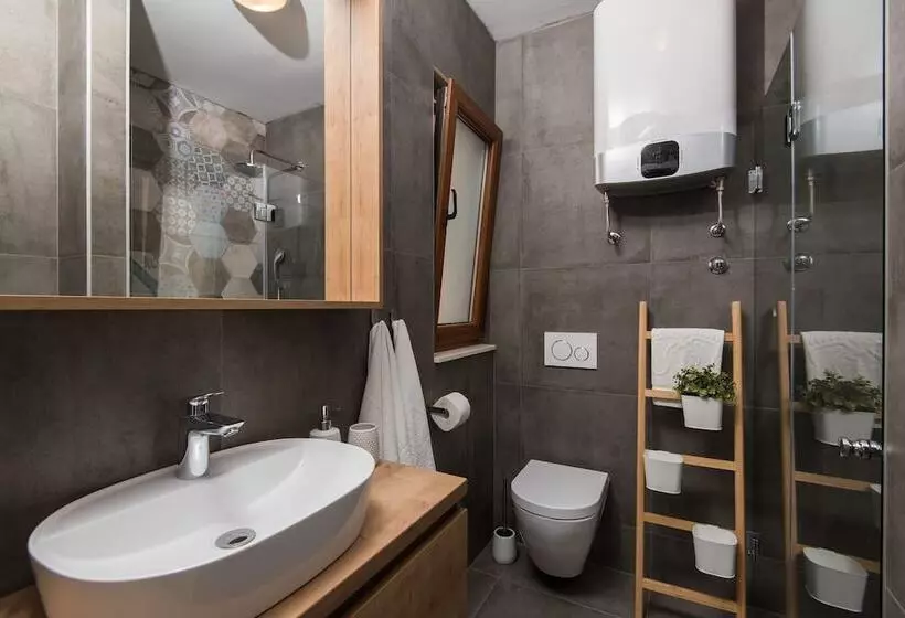 Bonamare Apartments