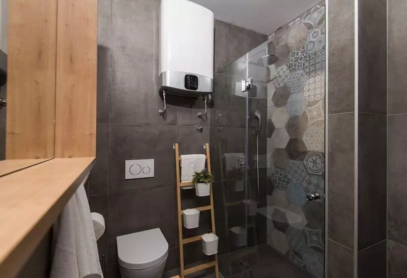 Bonamare Apartments