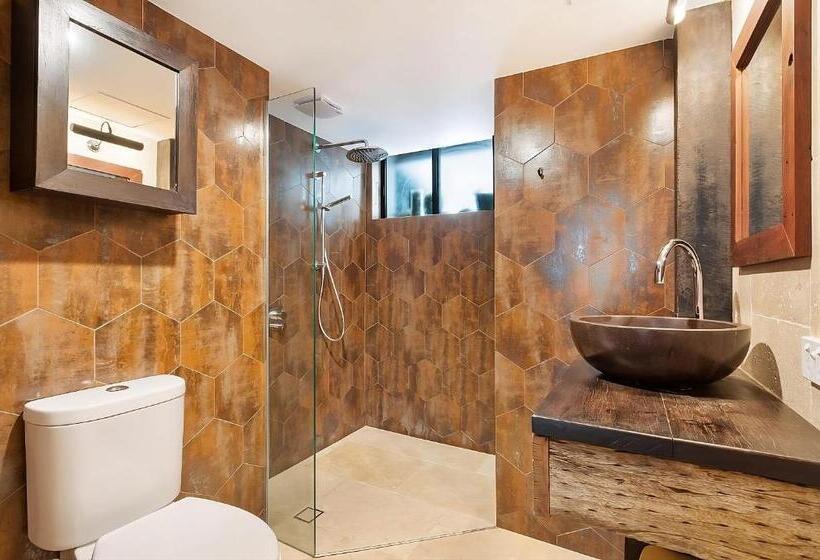 Byron Pacific Apartments