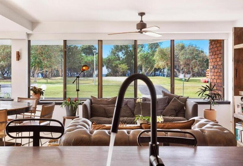 Byron Pacific Apartments