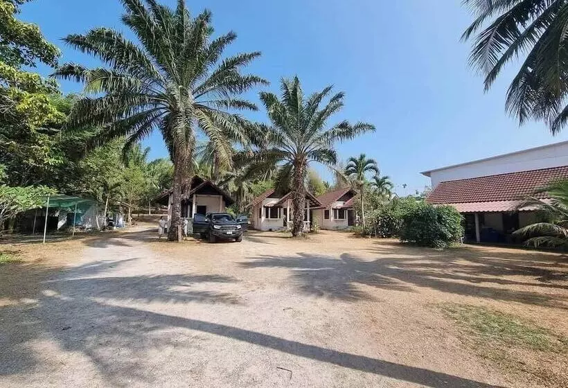 Hotelli Chill Beach Resort