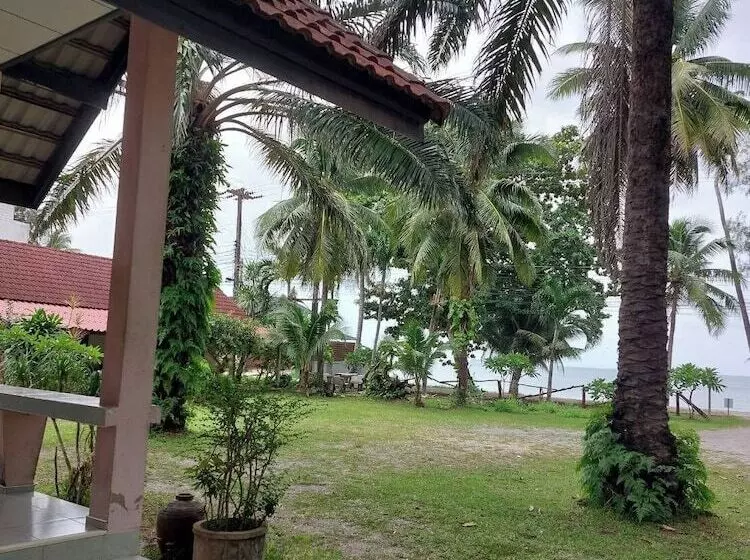 Hotelli Chill Beach Resort