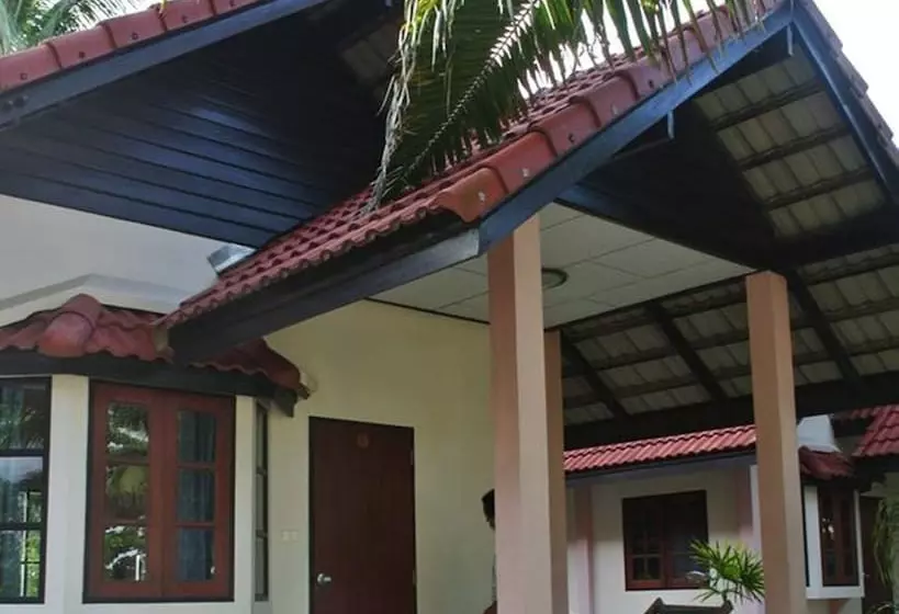 Hotelli Chill Beach Resort