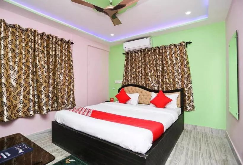 ホテル O Red Velvet Inn Near Chinar Park,airport
