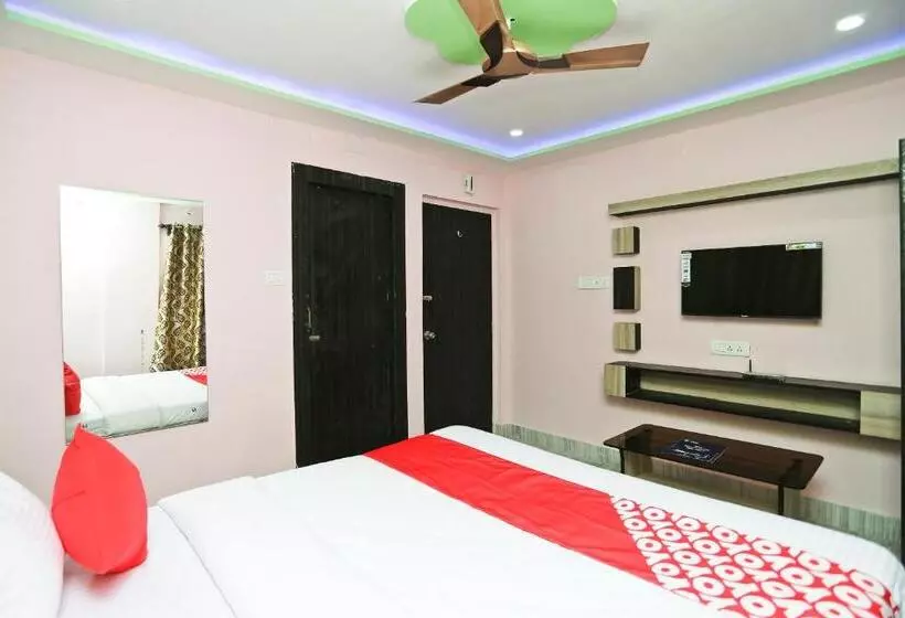 ホテル O Red Velvet Inn Near Chinar Park,airport