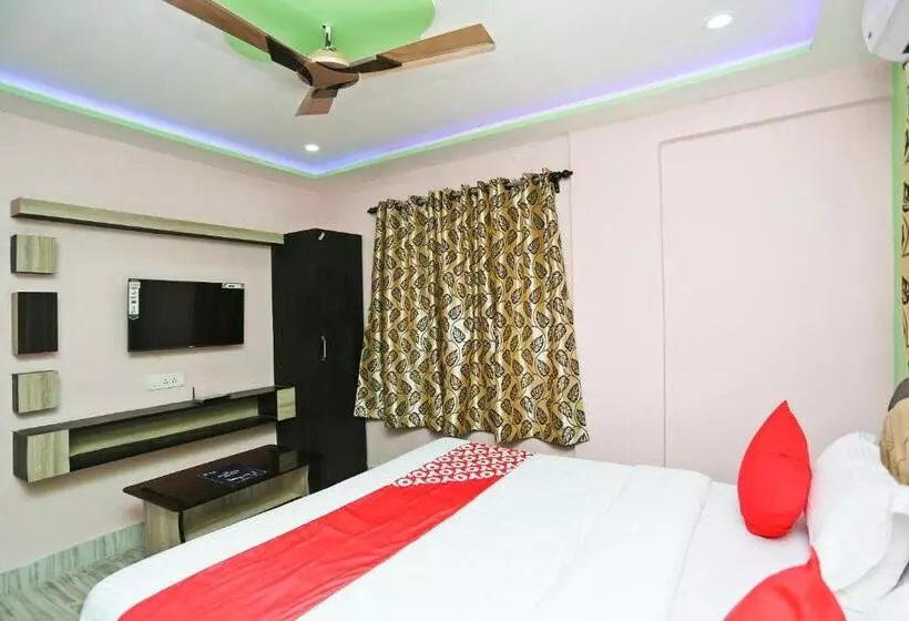 ホテル O Red Velvet Inn Near Chinar Park,airport