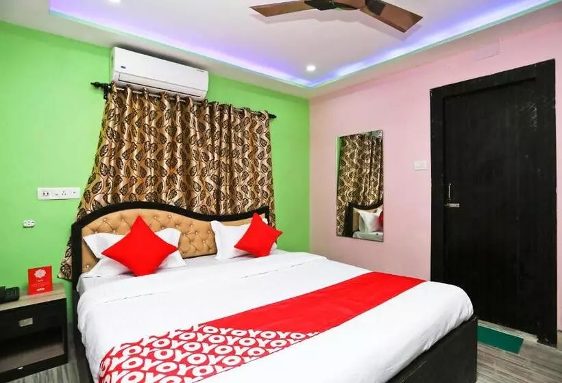 ホテル O Red Velvet Inn Near Chinar Park,airport