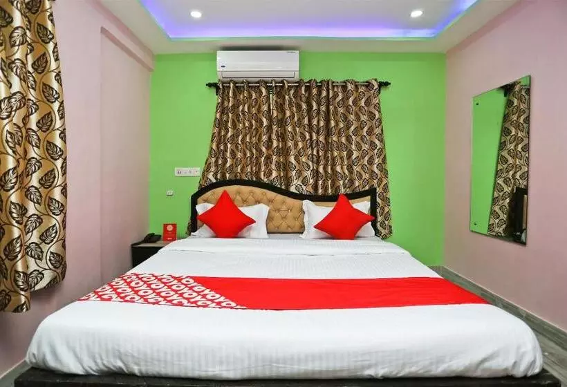 ホテル O Red Velvet Inn Near Chinar Park,airport