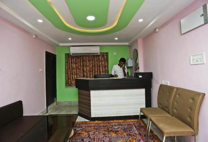 هتل O Red Velvet Inn Near Chinar Park,airport