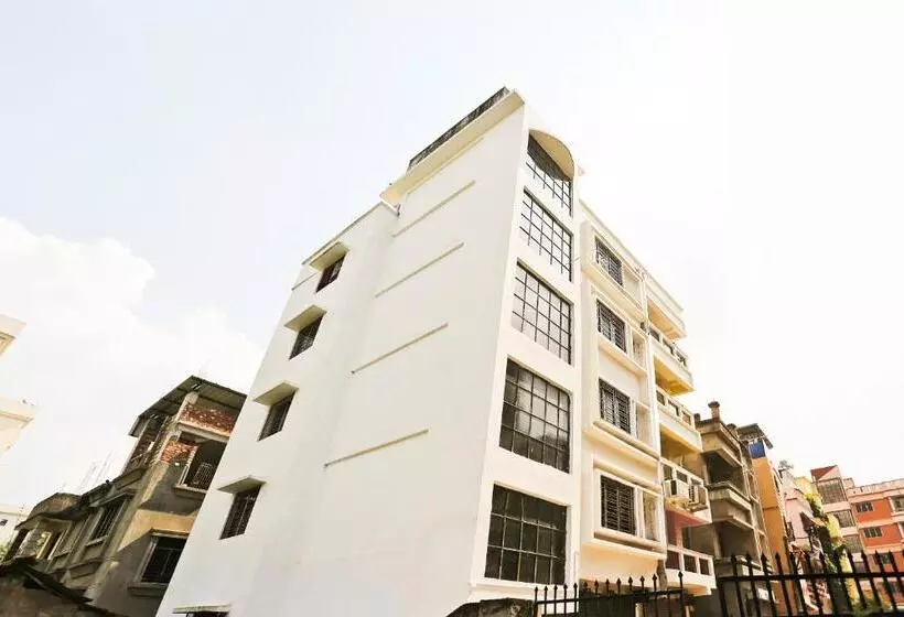 ホテル O Red Velvet Inn Near Chinar Park,airport