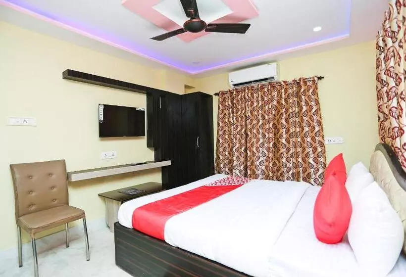 ホテル O Red Velvet Inn Near Chinar Park,airport