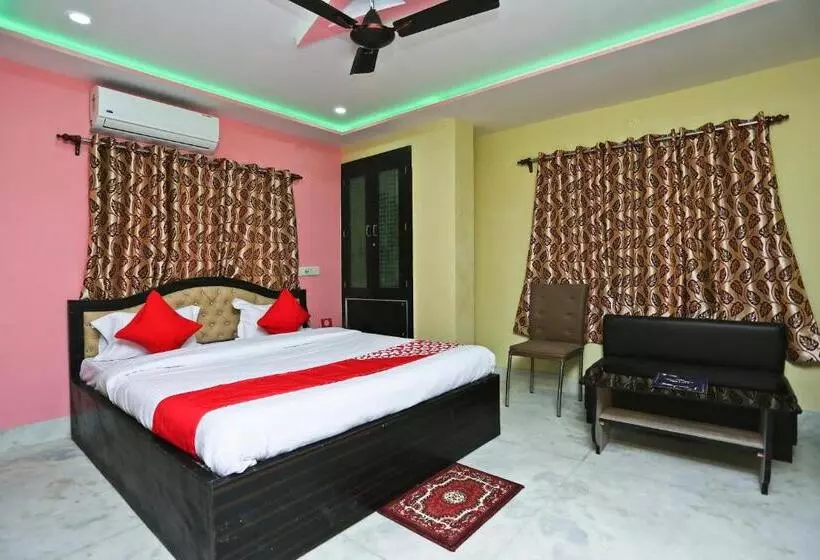 ホテル O Red Velvet Inn Near Chinar Park,airport