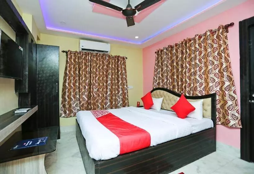 ホテル O Red Velvet Inn Near Chinar Park,airport