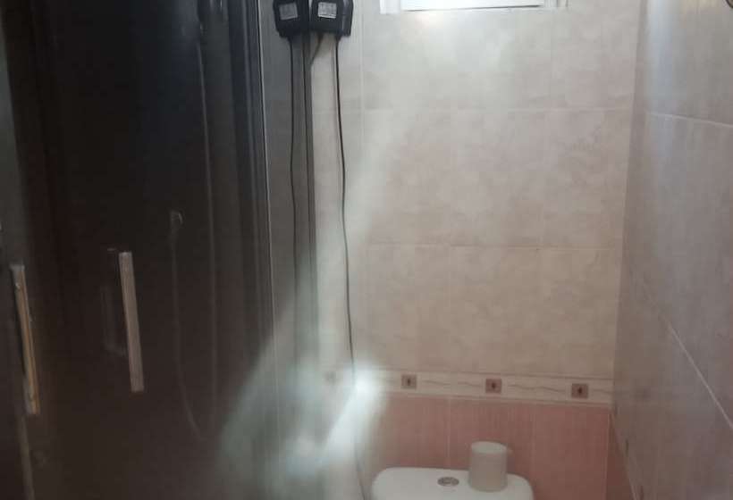 هتل Uytnyi Ugolok Pribregia