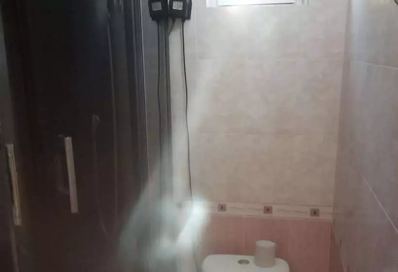 هتل Uytnyi Ugolok Pribregia