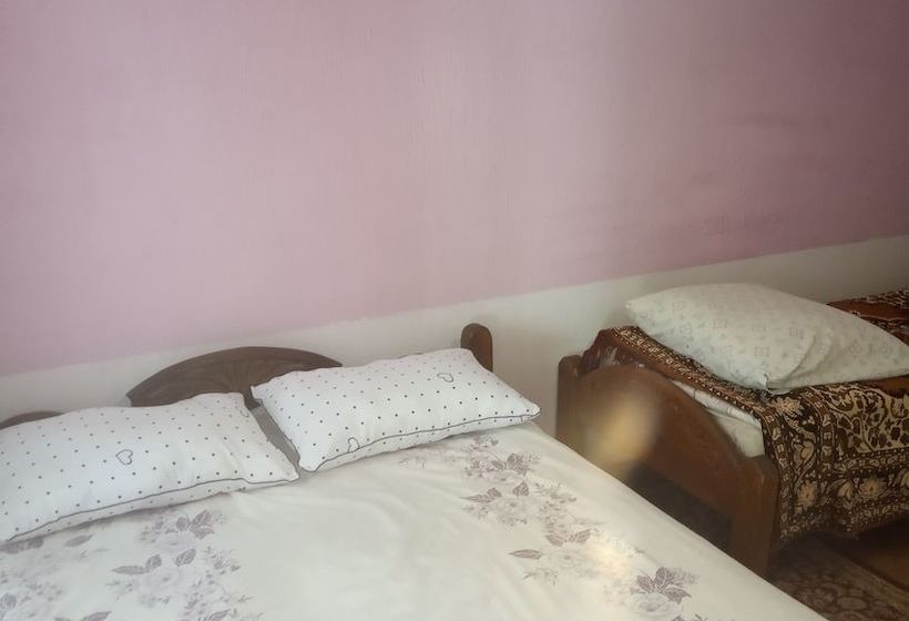 هتل Uytnyi Ugolok Pribregia