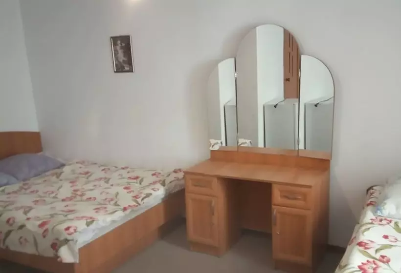 هتل Uytnyi Ugolok Pribregia