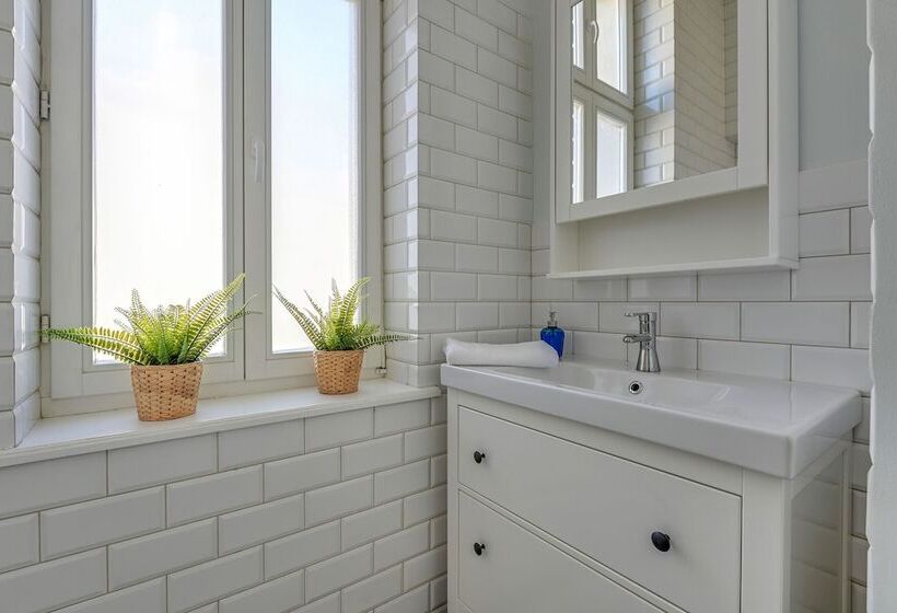 Lion Apartments   Scandi Love Ii