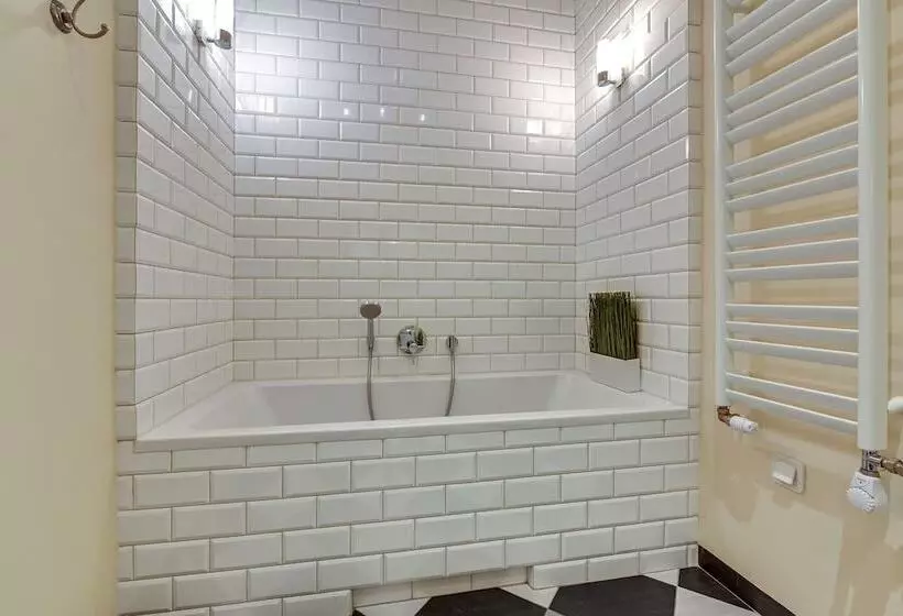 Lion Apartments   Scandi Love Ii